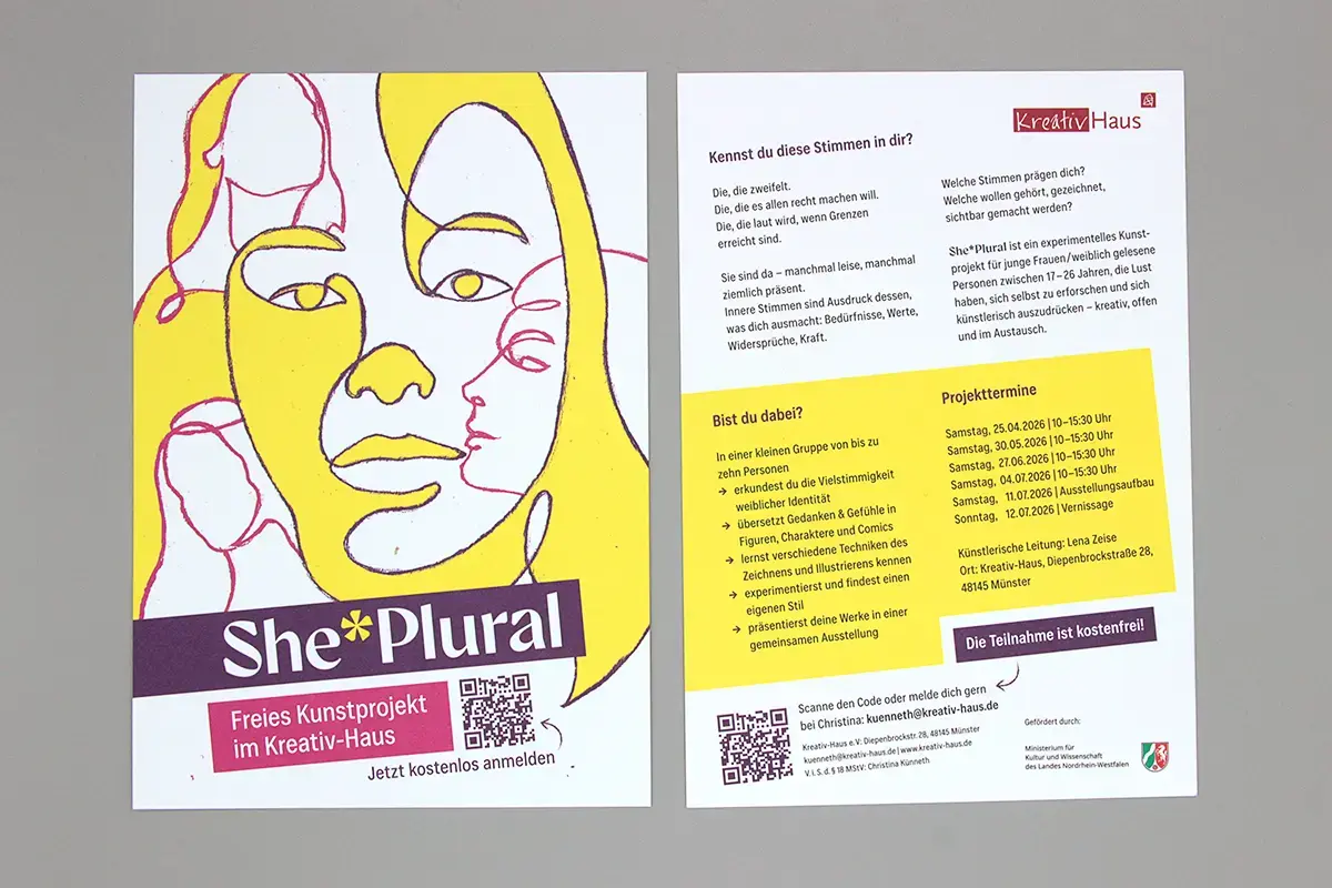 Flyergestaltung: Vorder- und Rückseite des Flyers zum Projekt »She*Plural«.